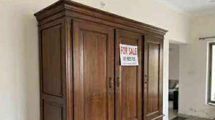 Used Cupboard for Sale in Sialkot Good Condition (1)